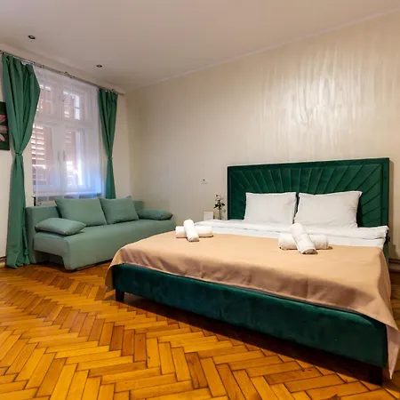 דירה The Muse - Kronstadt Central Suites