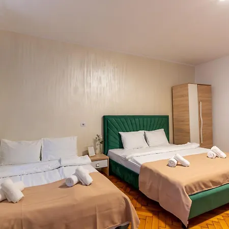 The Muse - Kronstadt Central Suites דירה