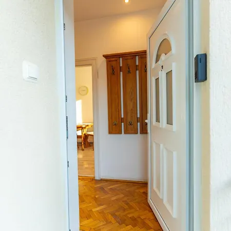 דירה The Muse - Kronstadt Central Suites *