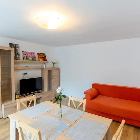 The Muse - Kronstadt Central Suites דירה *
