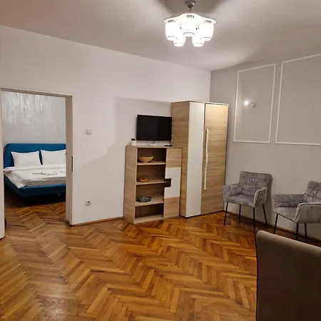 The Muse - Kronstadt Central Suites *