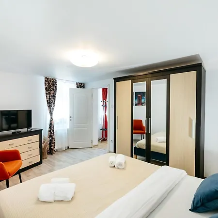 The Muse - Kronstadt Central Suites בראשוב